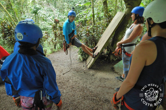 guide demonstrating how to rappel la fortuna